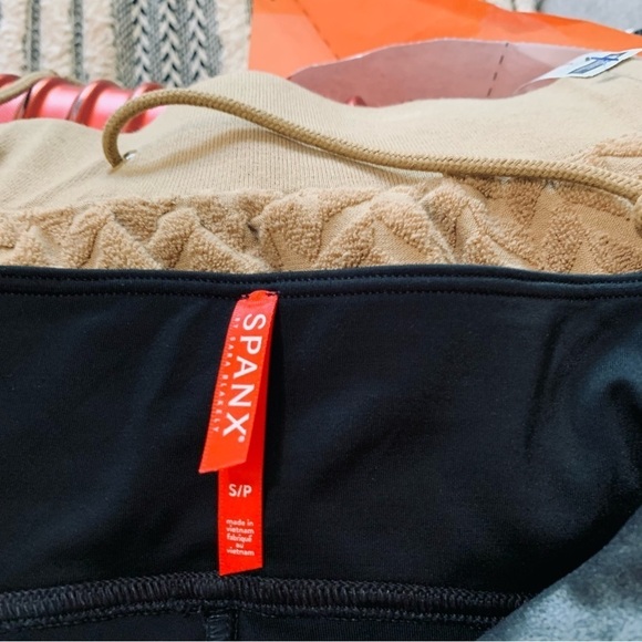 Spanx women’s faux leather leggings black compression shaping size s small - Picture 2 of 3